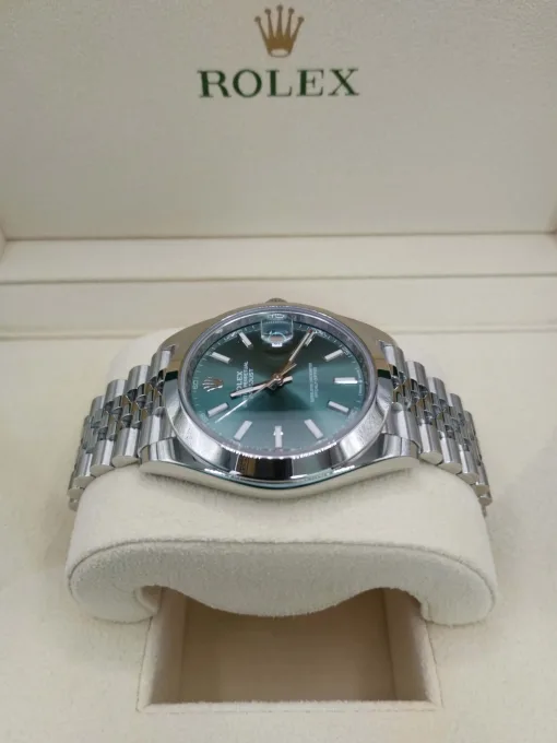 ROLEX 41mm 126300-0020 Datejust 41 mint green dial and a Jubilee bracelet. - Image 5